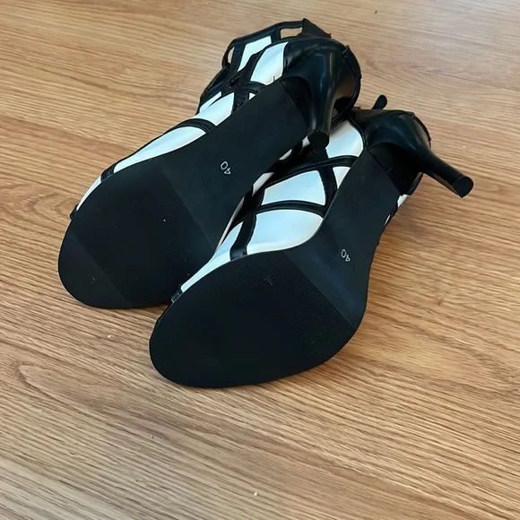 Brand new booties!! - Picture 5 of 5